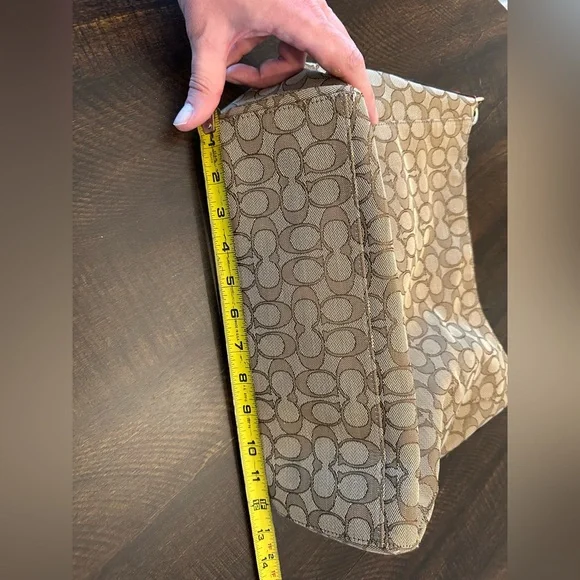 Coach Celeste Convertible Hobo Crossbody Bag Pink Accent-Missing Strap - Picture 12 of 13